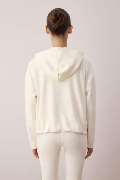 Trendyol Collection Ecru Interlock Soft Fabric Knitted Sports Jacket Thmaw26Sk00007