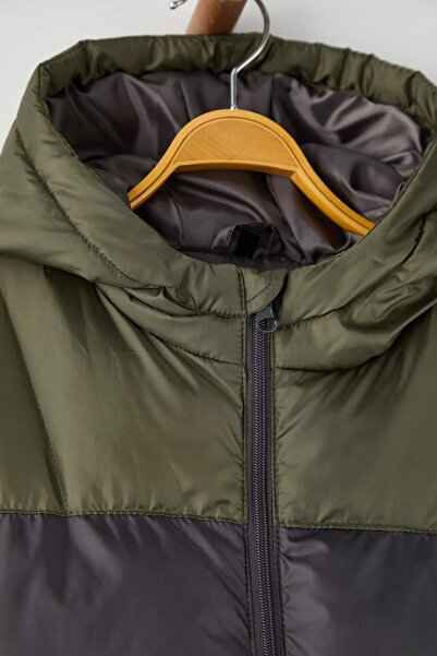 TRENDYOLKIDS Khaki Male Child Flat Hooded Regular Coats Tkdaw26Mo00013