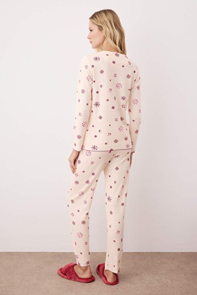 Trendyol Collection Měkký zimní vaflový pletený pyžamový set se vzorem sněhových vloček THMAW26PT00209