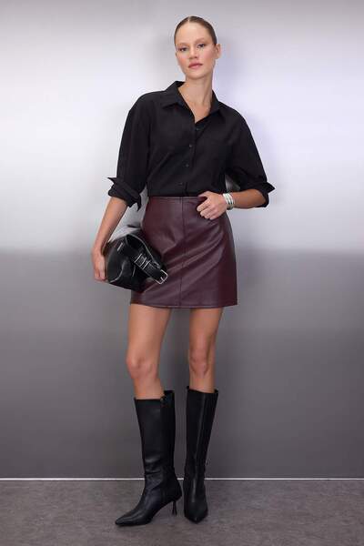 Trendyol Collection Fusta mini tricotată cu fermoar din piele artificială burgundy TWOAW26ET00108