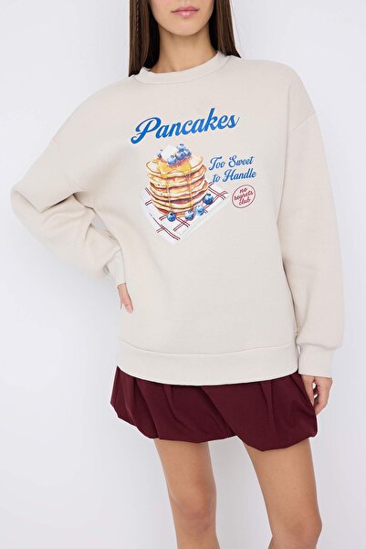 Trendyol Collection Teen Stone Thick Fleece Inside Oversize Wide Cut Pancake Printed Knitted Sweatshirt Twoaw26Sw00156