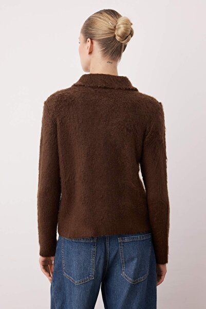 Trendyol Collection Dark Brown Rose Button Detailed Boucle Yarn Wide Fit Knitwear Cardigan Twoaw26Hi00109