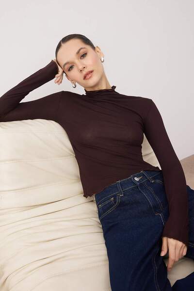 Trendyol Collection Кафява прозрачна блуза с яка, еластична, с нормална дължина, плетена TWOAW26BZ00266