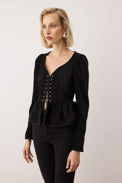 Trendyol Collection Exclusive Black Velvet Slim Fit Bird Eye Detail Peplum Woven Blouse Twoaw26Bz00264