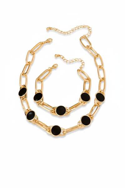 maia طقم مجوهرات ذهبي اللون مكون من قطعتين مع تفاصيل سوداء