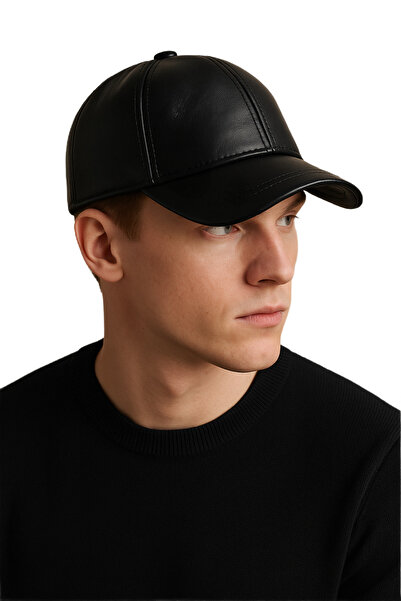 CosmoOutlet Мъжка черна шапка от естествена кожа с регулируема задната част