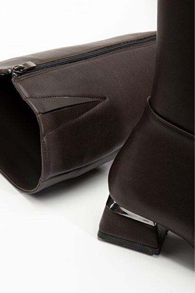 AYS SHOES Női cipzáras hegyes orrú sarkú csizma