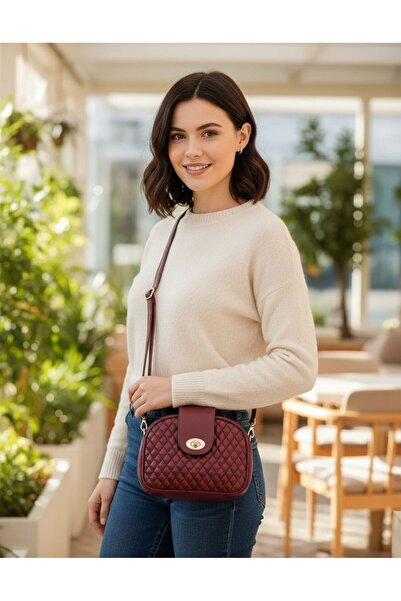 La'Graccia Üç Bölmeli Kilitli Bordo Zincirli Omuz Ve Kol Çanta