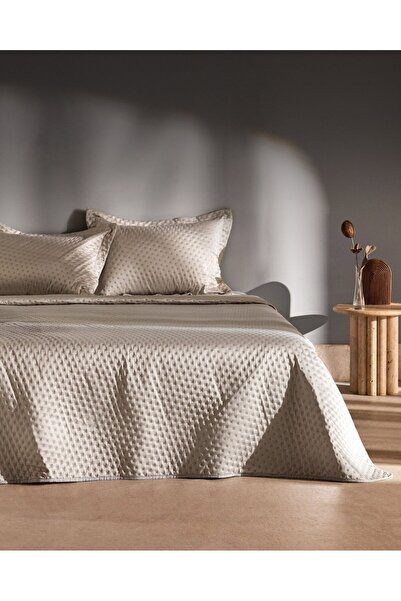 Madame Coco Arles Doppel-Satin-Tagesdecke