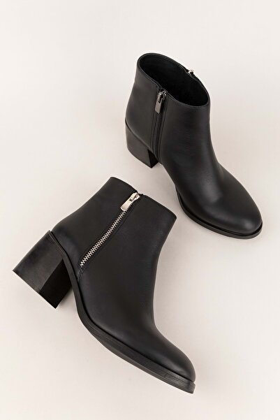 Gondol Hakiki Deri Orta Boy Topuklu Sade Günlük Bot Belicia Siyah