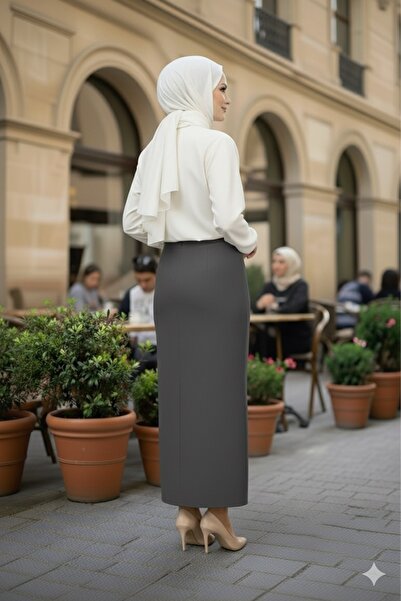 ECEYLÜL MODA ΦΟΥΣΤΑ ΣΚΟΥΜΠΑ ΚΡΕΠ (ΜΗΚΟΣ 93-94 ΕΚΑΤΟΜΜΥΡΙΑ) (τιμή ενδιάμεσης εκδόσεως)