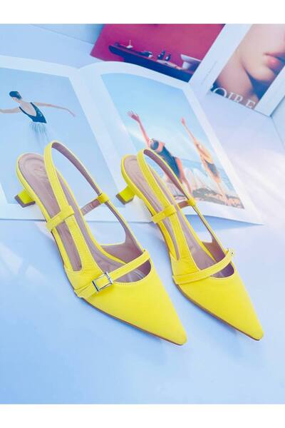 Zoom Women Style Kadın Stiletto Sivri Burun Kemer Detaylı Arkası Açık (3cm) T...