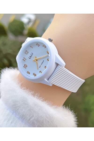 Q&Q 10 Atm Water Resistant Silicone Band Young Girl Wrist Watch