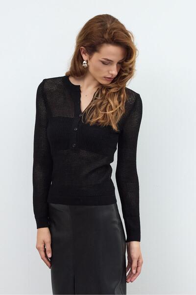 SHERIN Πλεκτό πουλόβερ με μαύρο κουμπί με λεπτομέρεια από διχτυωτό πλεκτό