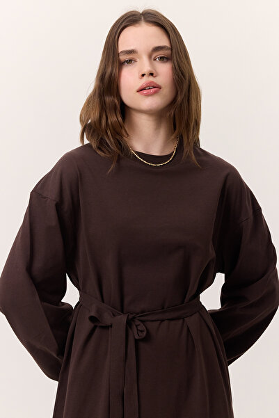 Manuka langes Freizeitkleid - Aci Brown - Ballonärmel