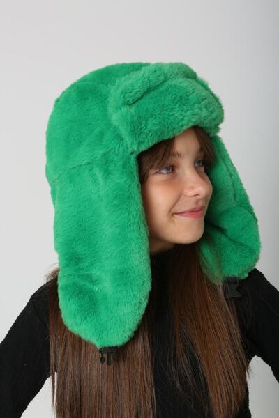 FELLMENS Green Girl's Beret - Plush Fur, Headphones, Snap Cap