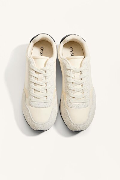 Oysho Kontrast tabanlı naylon spor ayakkabı