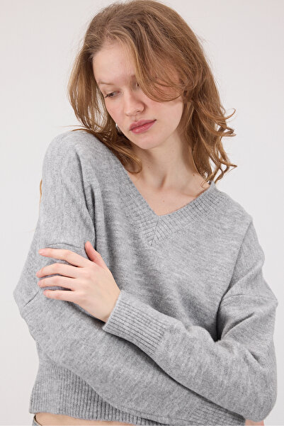 Addax V-подібний комір, довгі рукави, трикотажний светр K3435-B1