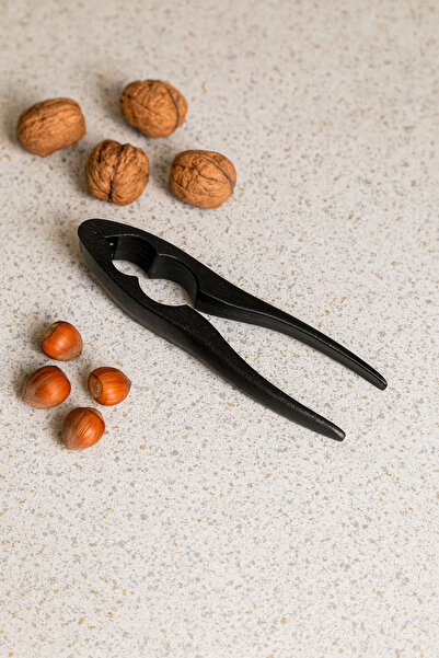 Home كماشة لتقشير الجوز