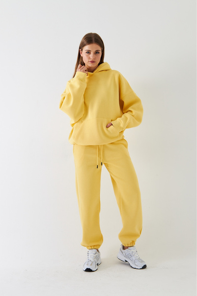 Gia Collection Σετ αθλητικής φόρμας Oversize Unisex Κίτρινο – Βασικό, 3-κλωνο φλις με ανάλαφρο ριγέ σχέδιο, μπλούζα με κουκούλα, ελαστικό κάτω μέρος