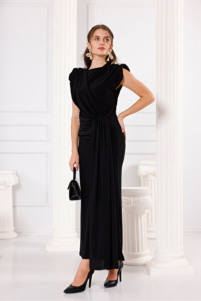 Moda Palmiss Kadın Siyah Büzgü Detaylı Omuz Aksesuarlı Kolsuz Sandy Abiye Elbise
