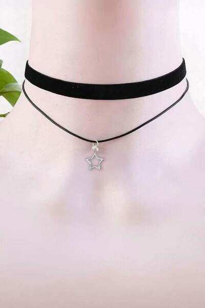 Köstebek Tasma Detaylı Siyah Basic Yıldız Kolye