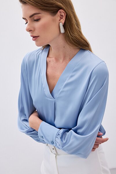 Sateen V-подібний сатеневий блуз - BEBE MAVİ