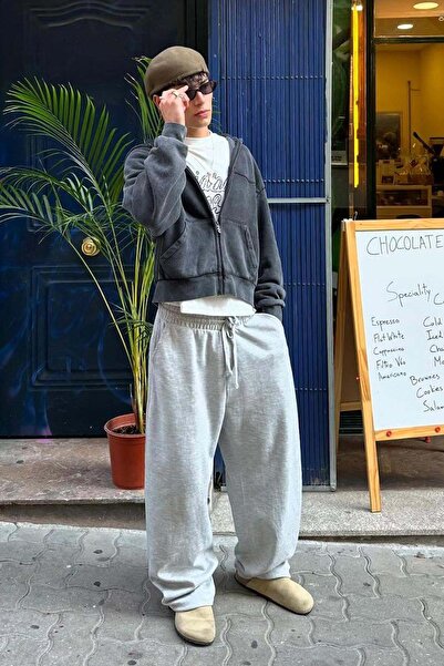 Bershka Boxy kesim crop fermuarlı sweatshirt