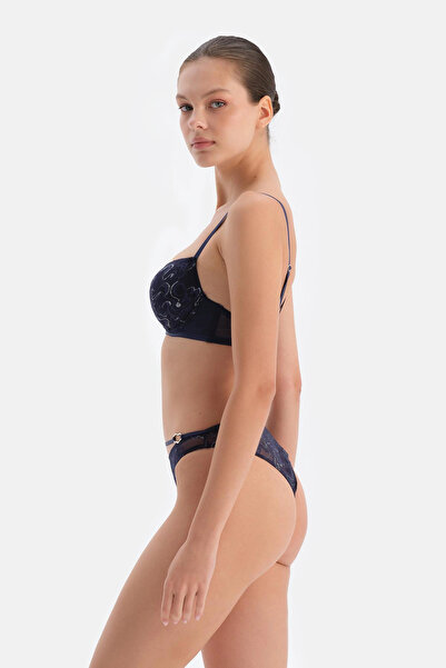 Dagi Lacivert Aksesuar Detaylı Dolgusuz Dantelli Sütyen