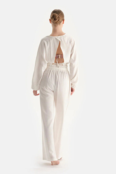 Dagi Ekru Önden Bağlamalı Kısa Gömlek