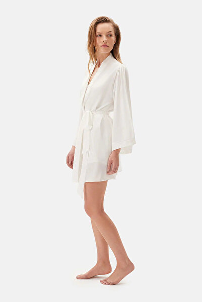 Dagi White Satin Dressing Gown with Wide Sleeves