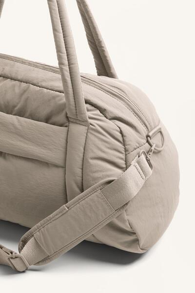 Oysho Teknik dolgulu spor çantası