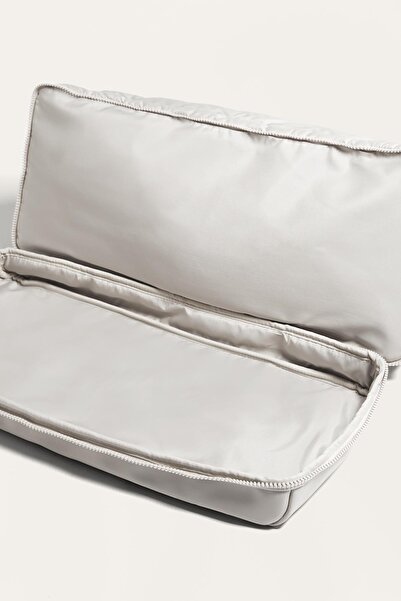 Oysho Dolgulu teknik spor çantası