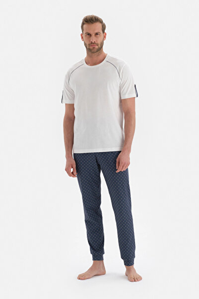 Dagi طقم بيجامة بيضاء بأكمام قصيرة وطبعة متر