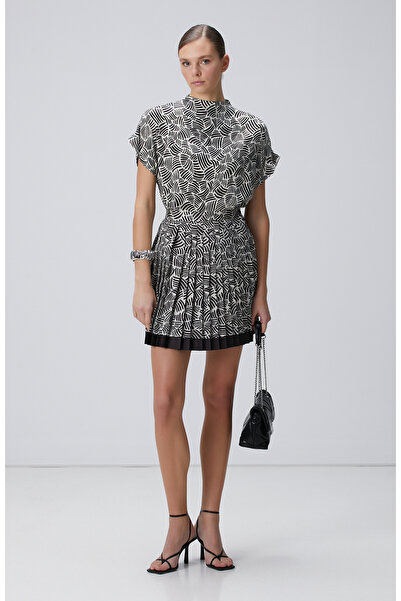 Network Kırık Beyaz Siyah Desenli Mini Etek