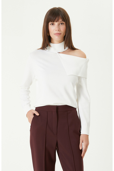 Network Kırık Beyaz Omuz Detaylı Triko Kazak