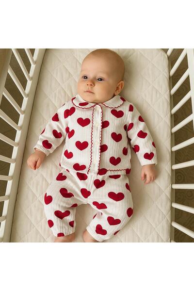 anne dokunuşu gibi KUZUM BEBE Büyük kalpli kol figürlü bebek pijama takımı