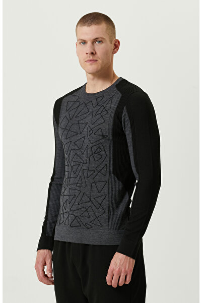 Network Nakışlı Siyah Triko Kazak