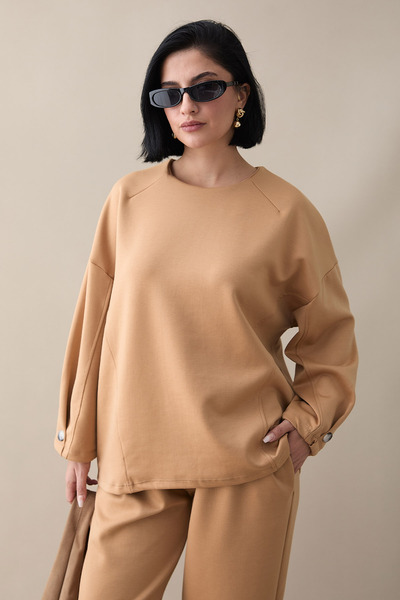 InStyle Молочно-коричневий подвійний костюм з манжетами на рукавах і манжетами