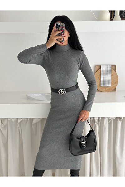 MaxiMor Ezüstszürke színű camisole szövet, maxi méretű garbó nyakú tesszüret, alkalmas ruhához 135 cm