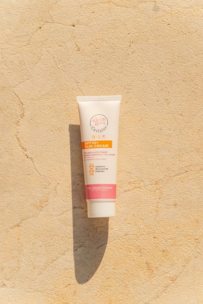 cerisier Spf 50+ Tone Equalizing Pink Sunscreen Face Cream