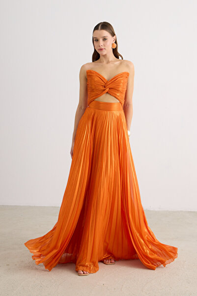 Carmen Turuncu Pliseli Laklı Şifon Abiye Elbise
