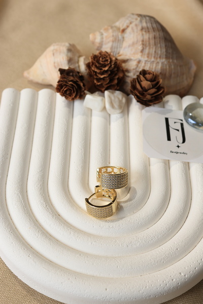 FİRST JEWELRY Zirkon Taşlı Kalp Detay Şık Model Halka Küpe