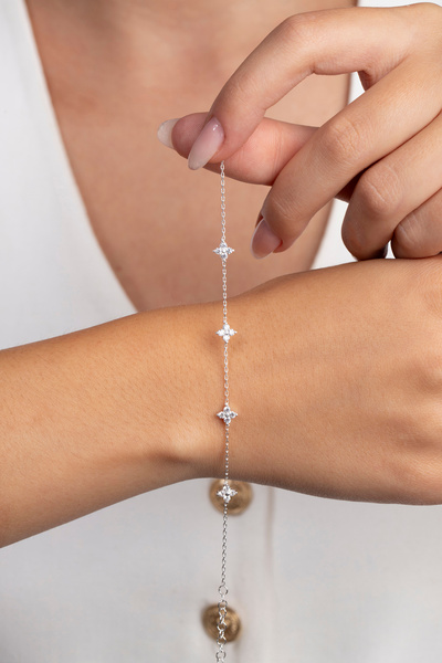 Elika Silver Kadın Minimal Zirkon Taşlı 925 Ayar Gümüş Bileklik ELKSLVR7650G