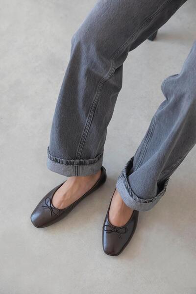 STRASWANS Galo Women's Bow Detail Wrinkled Leather Ballerinas Brown