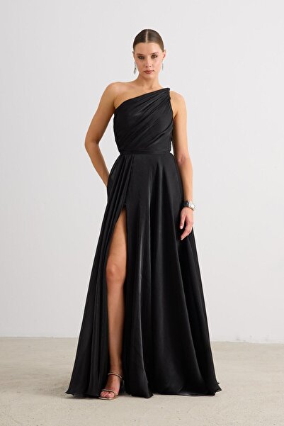Carmen Siyah Tek Kol Kuyruklu Saten Abiye Elbise
