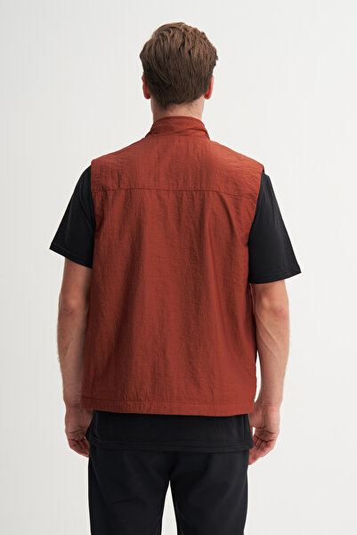 Cazador Ανοιξιάτικο υφασμάτινο γιλέκο με κανονική εφαρμογή