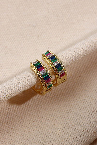 LA PERRY ACCESSORIES أقراط دائرية ذهبية اللون مرصعة بأحجار الباجيت الملونة