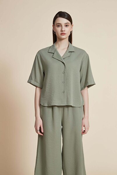 Yola قميص بياقة قميص سادة