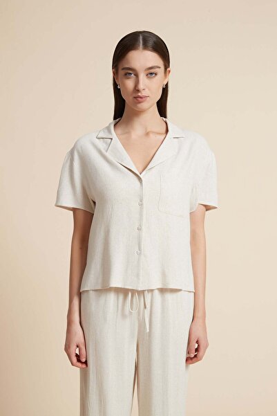 Yola Solid Buttoned Half-Sleeve Top